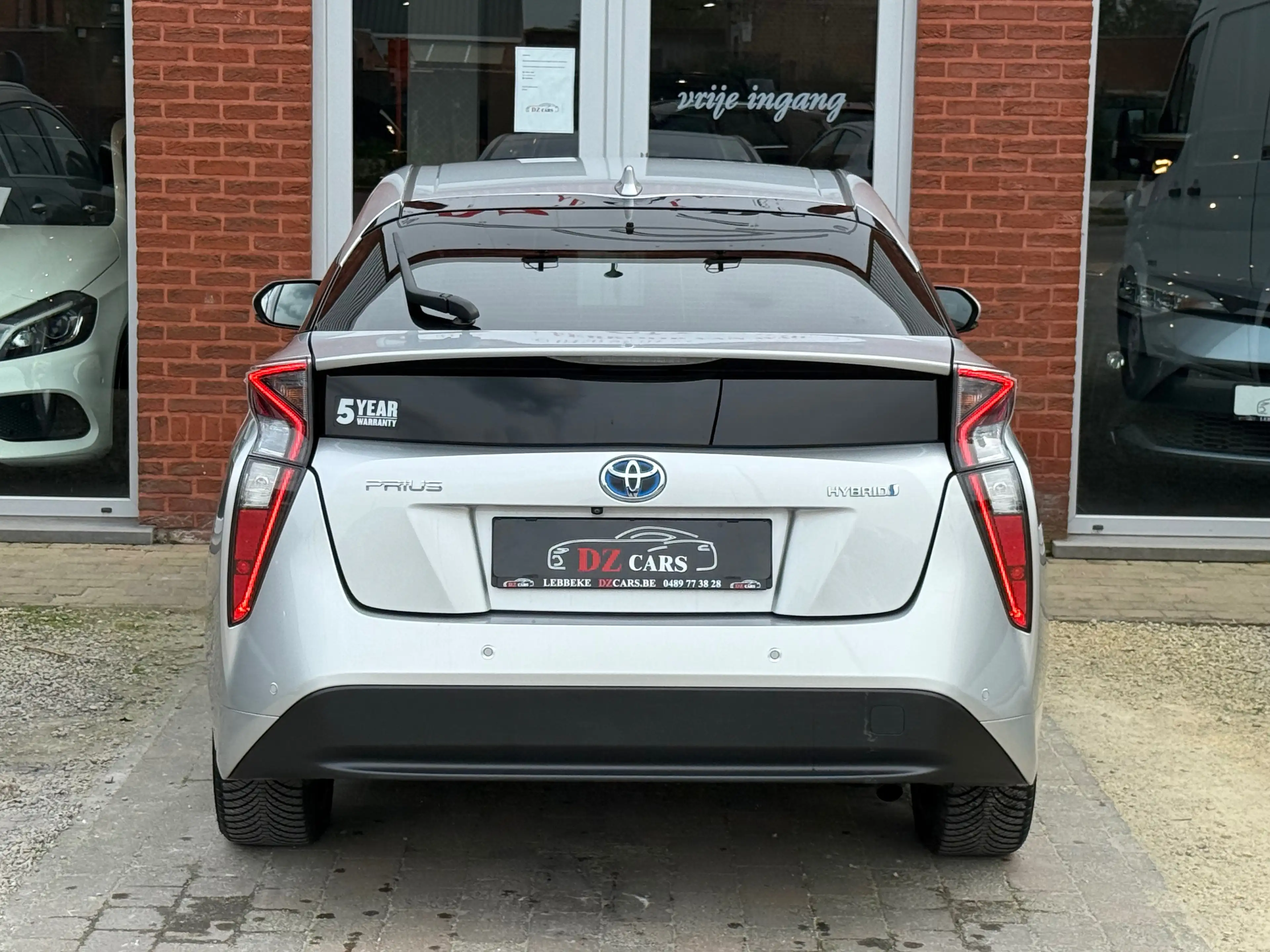 Toyota Prius Prius PHEV 1.8i VVT-i Solar CVT — photo 9