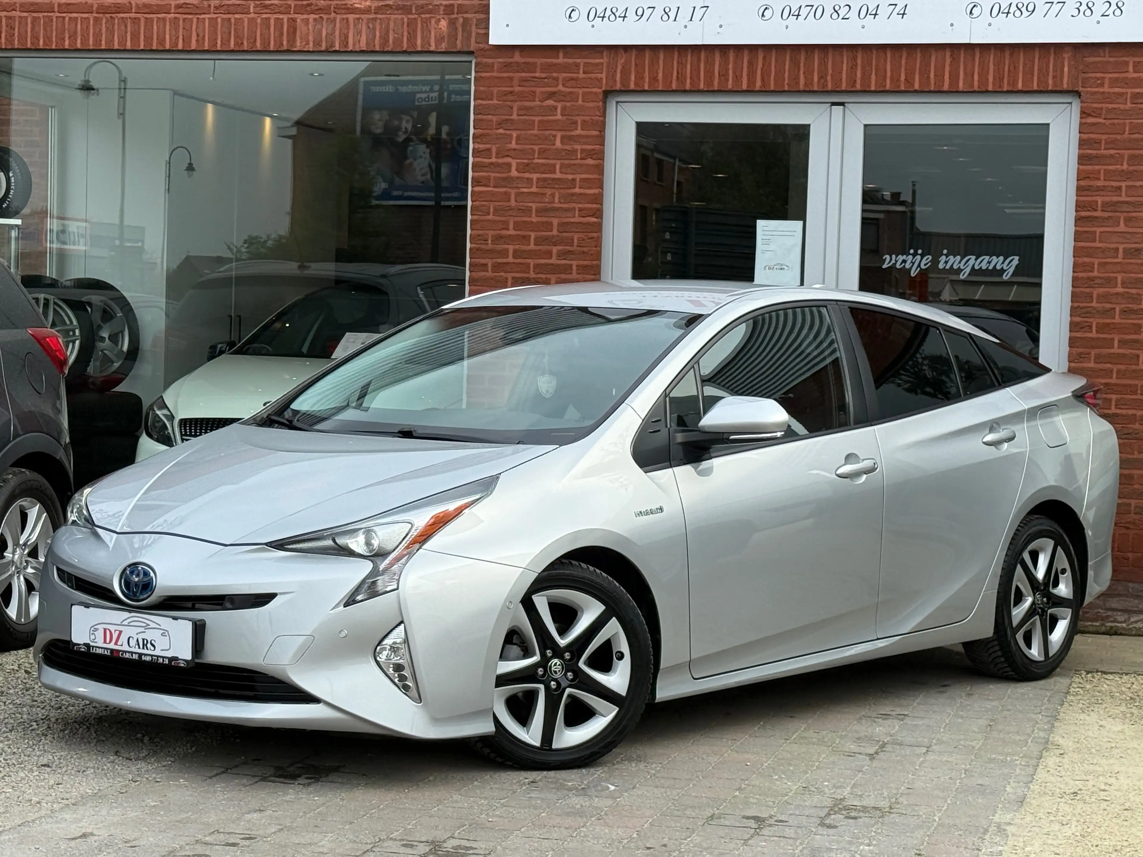 Toyota Prius Prius PHEV 1.8i VVT-i Solar CVT — photo 3