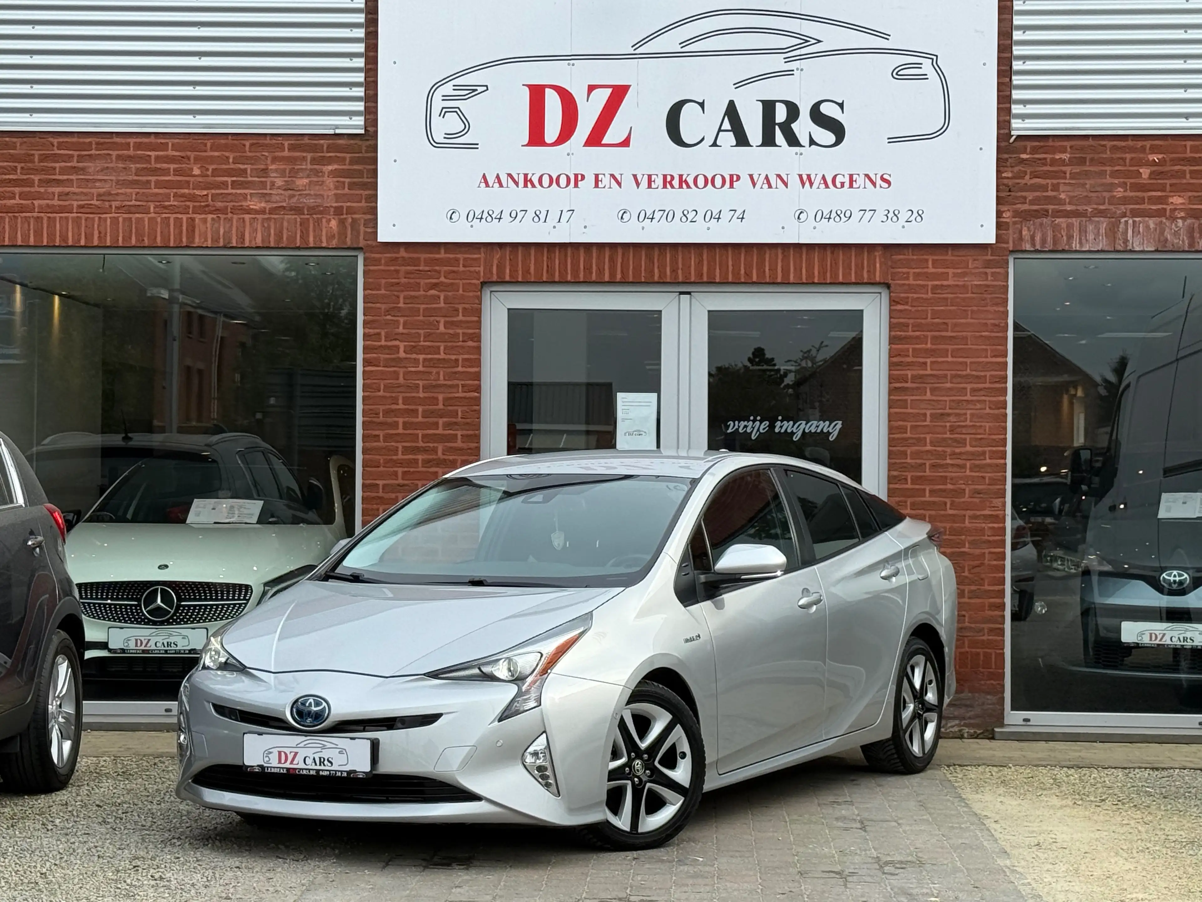 Toyota Prius Prius PHEV 1.8i VVT-i Solar CVT — photo 2