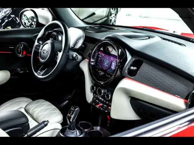 Mini Hatch view 13