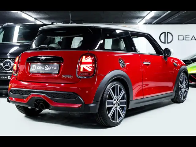 Mini Hatch view 8