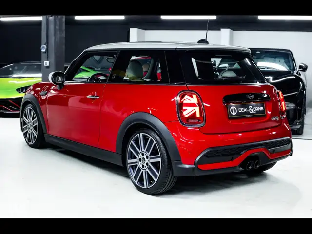Mini Hatch view 7