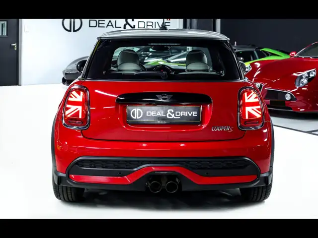 Mini Hatch view 4