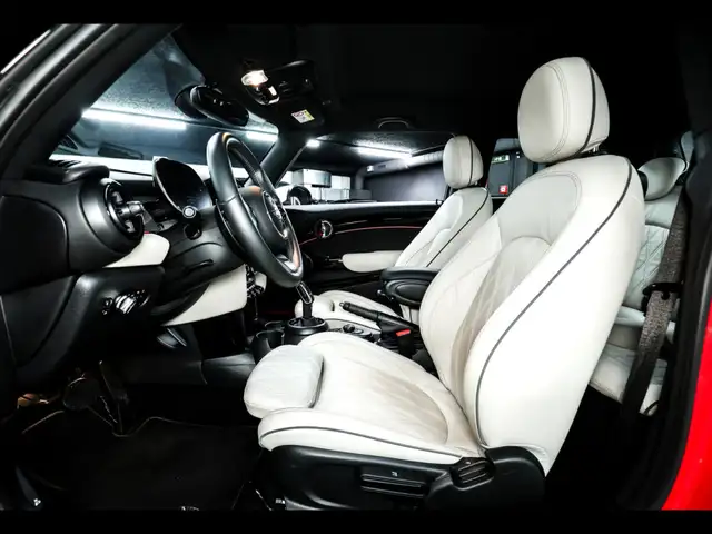 Mini Hatch view 12