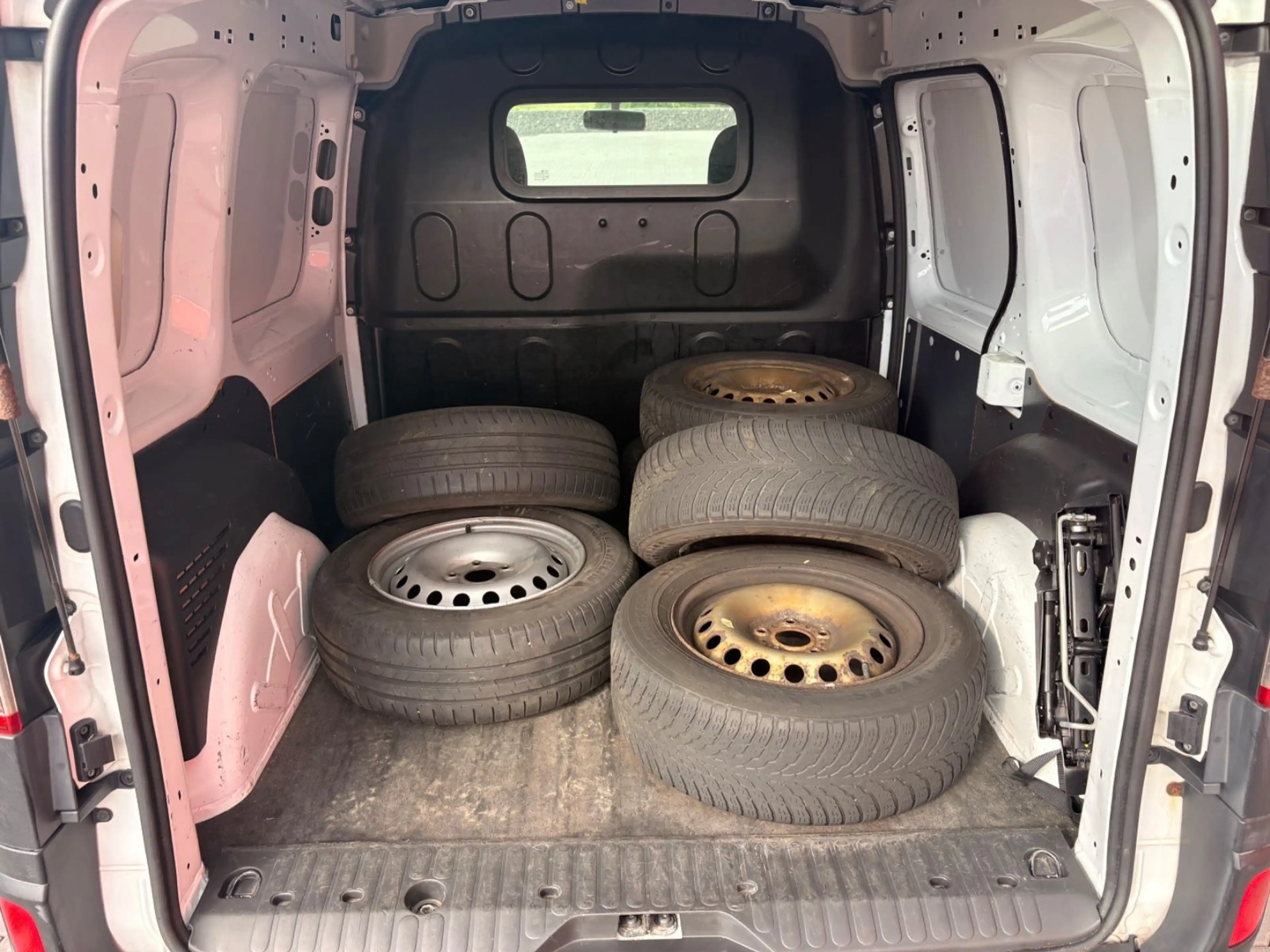 Renault Kangoo 1.5 dci Klima TÜV NEU Guter Zustand — photo 5