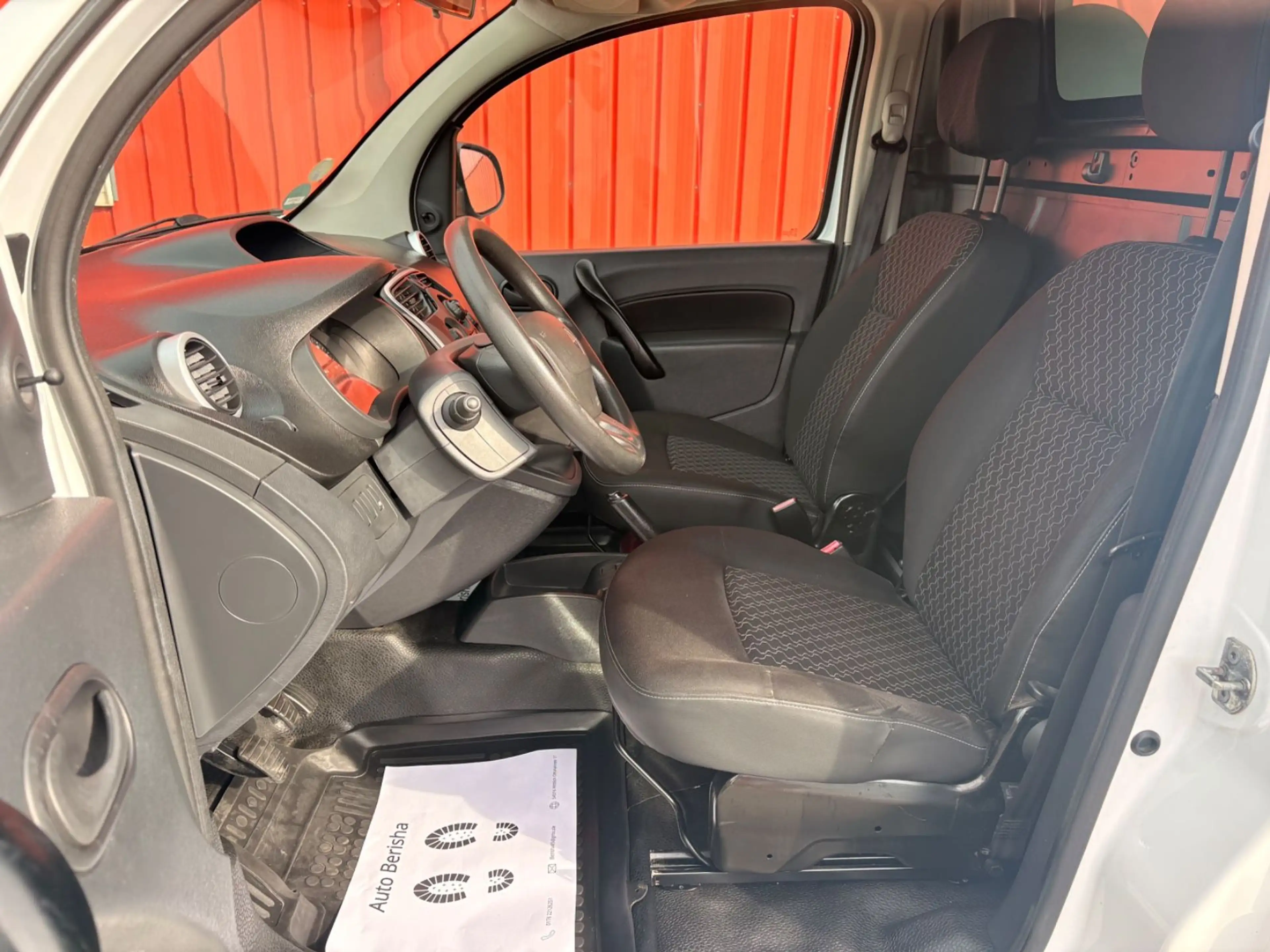 Renault Kangoo 1.5 dci Klima TÜV NEU Guter Zustand — photo 12