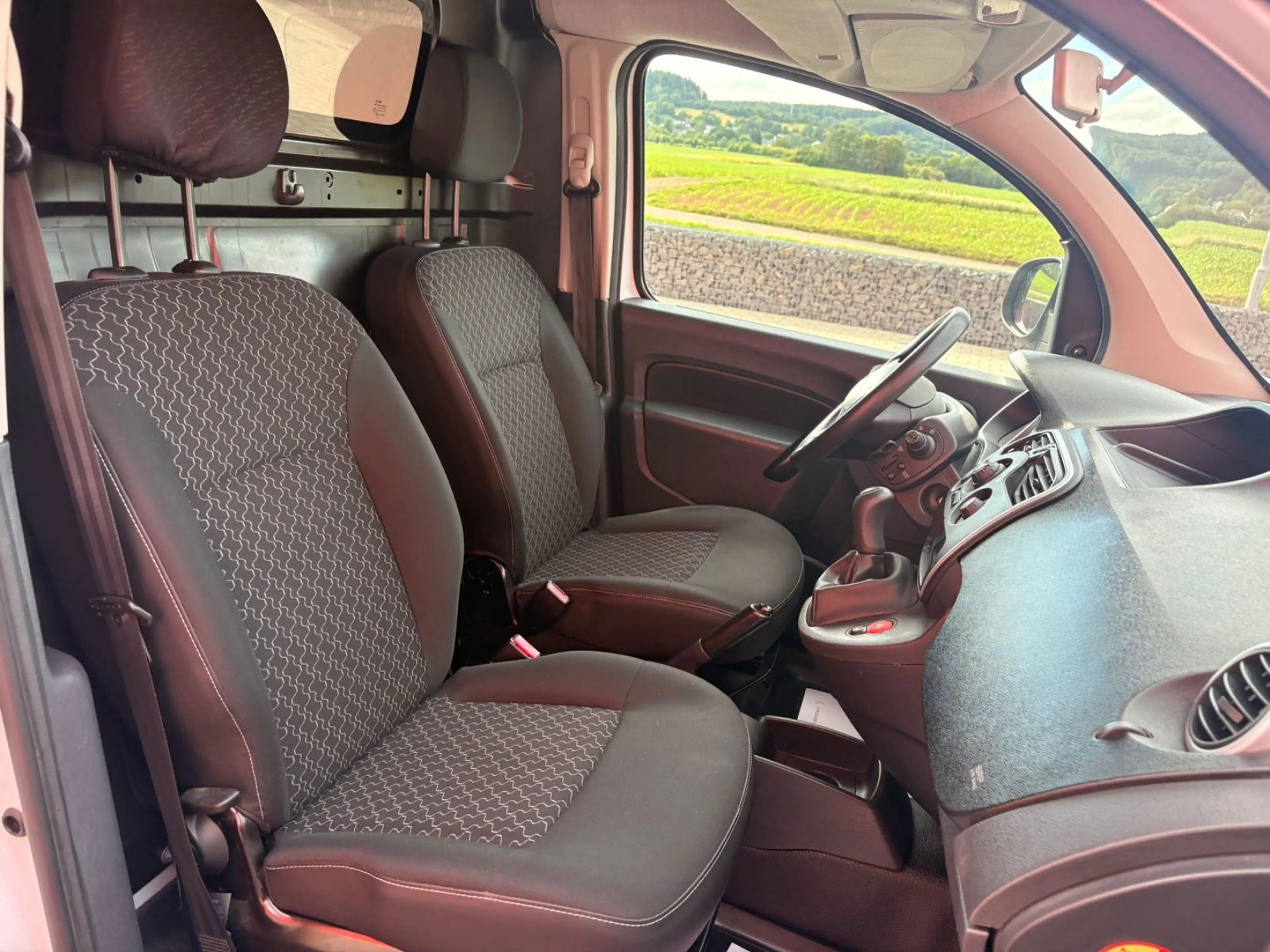 Renault Kangoo 1.5 dci Klima TÜV NEU Guter Zustand — photo 15