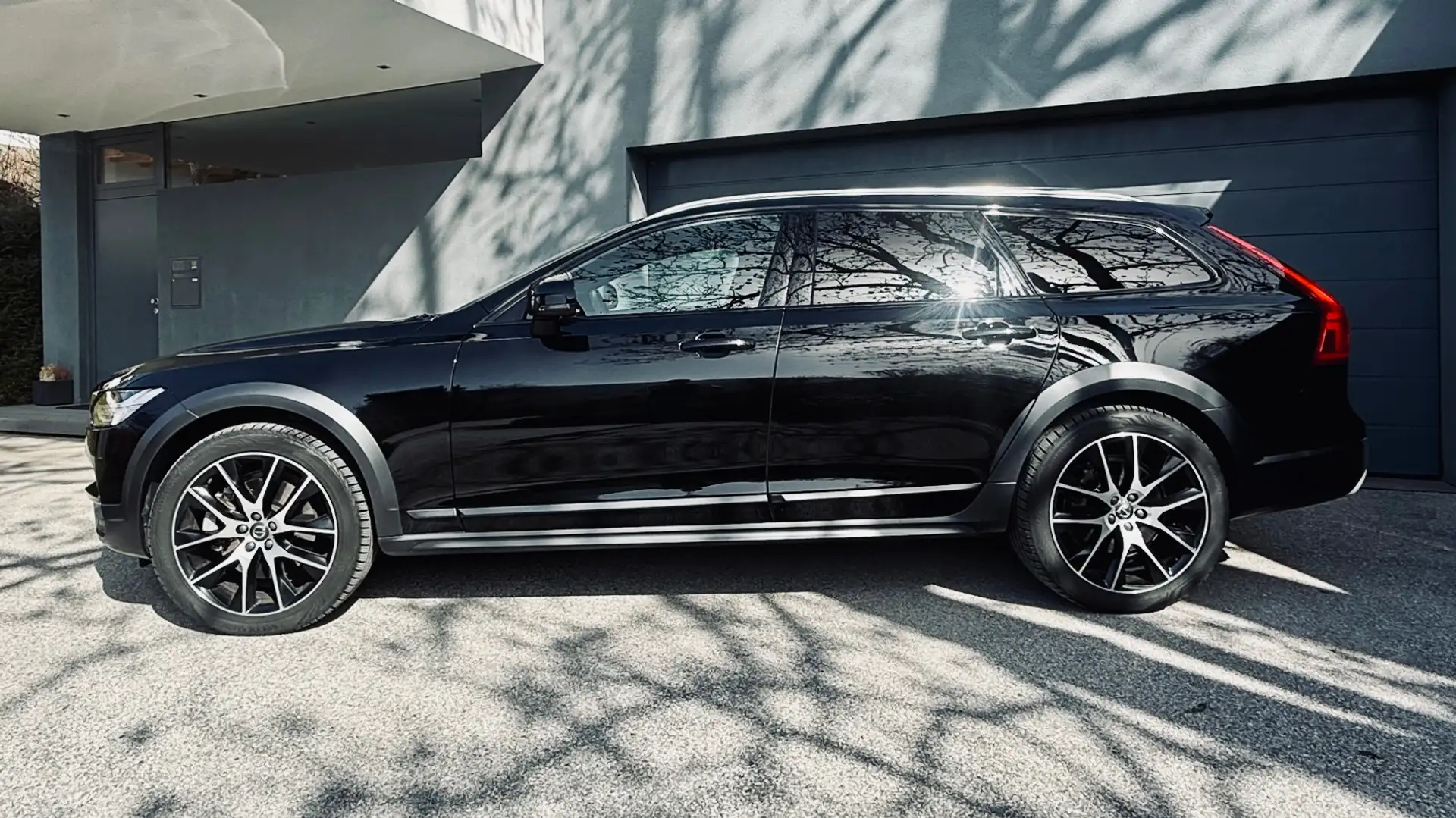 Volvo V90 Cross Country V90 Cross Country D4 AWD Geartronic Cross Country Schwarz - 2