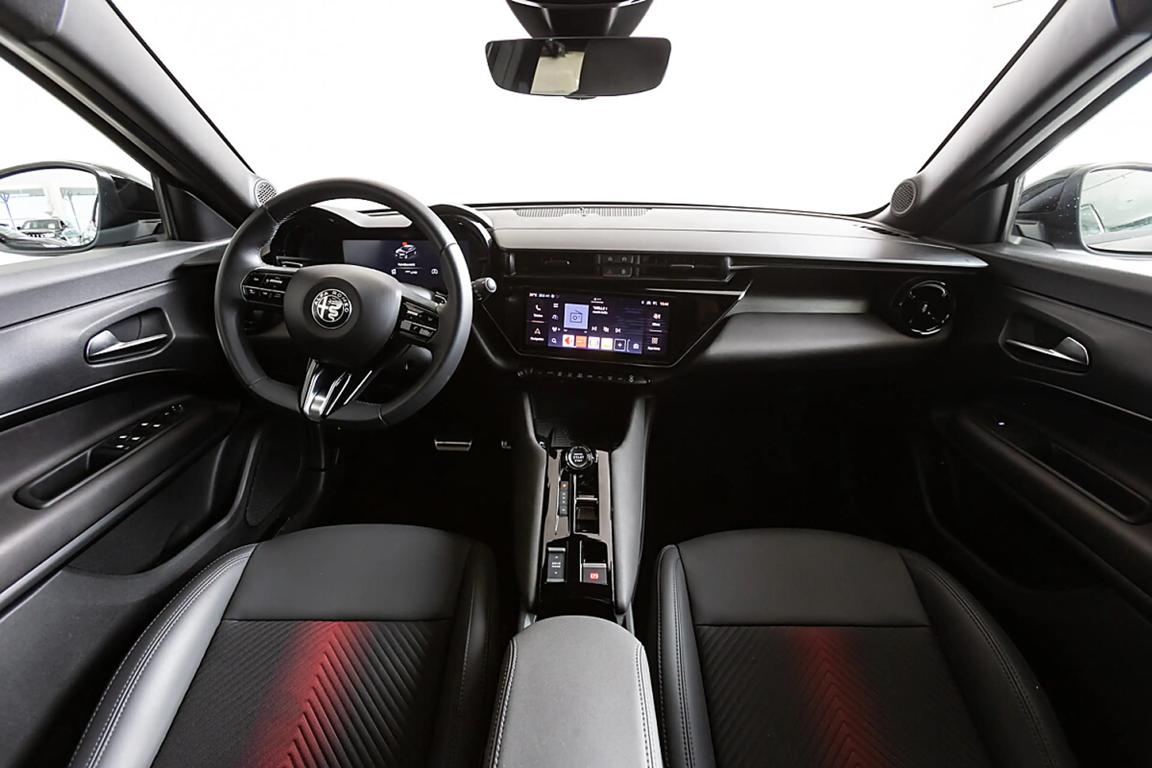 Alfa Romeo Junior Ibrida Speciale 1.2 MHEV e-DCT6 — photo 5