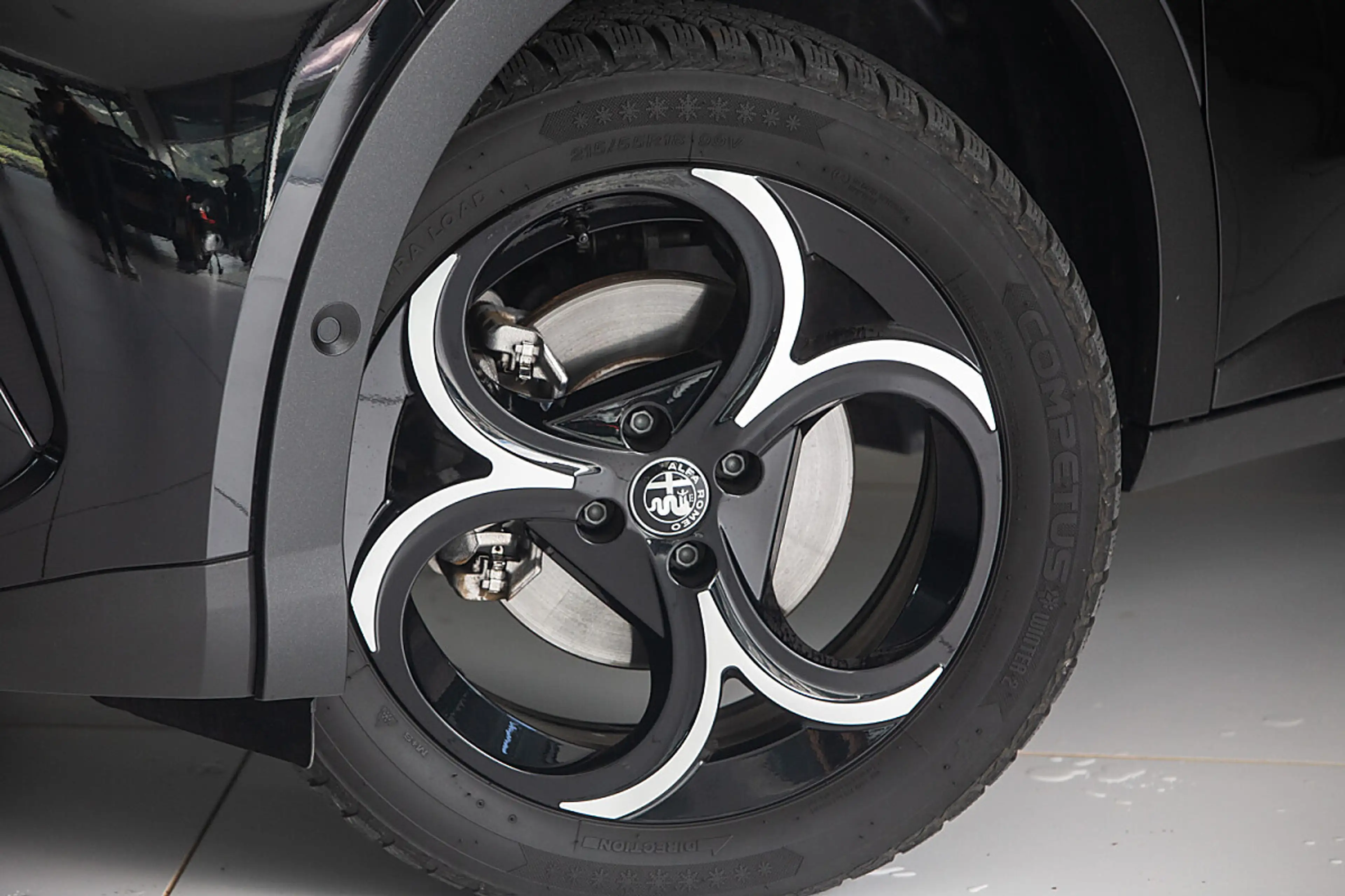 Alfa Romeo Junior Ibrida Speciale 1.2 MHEV e-DCT6 — photo 4
