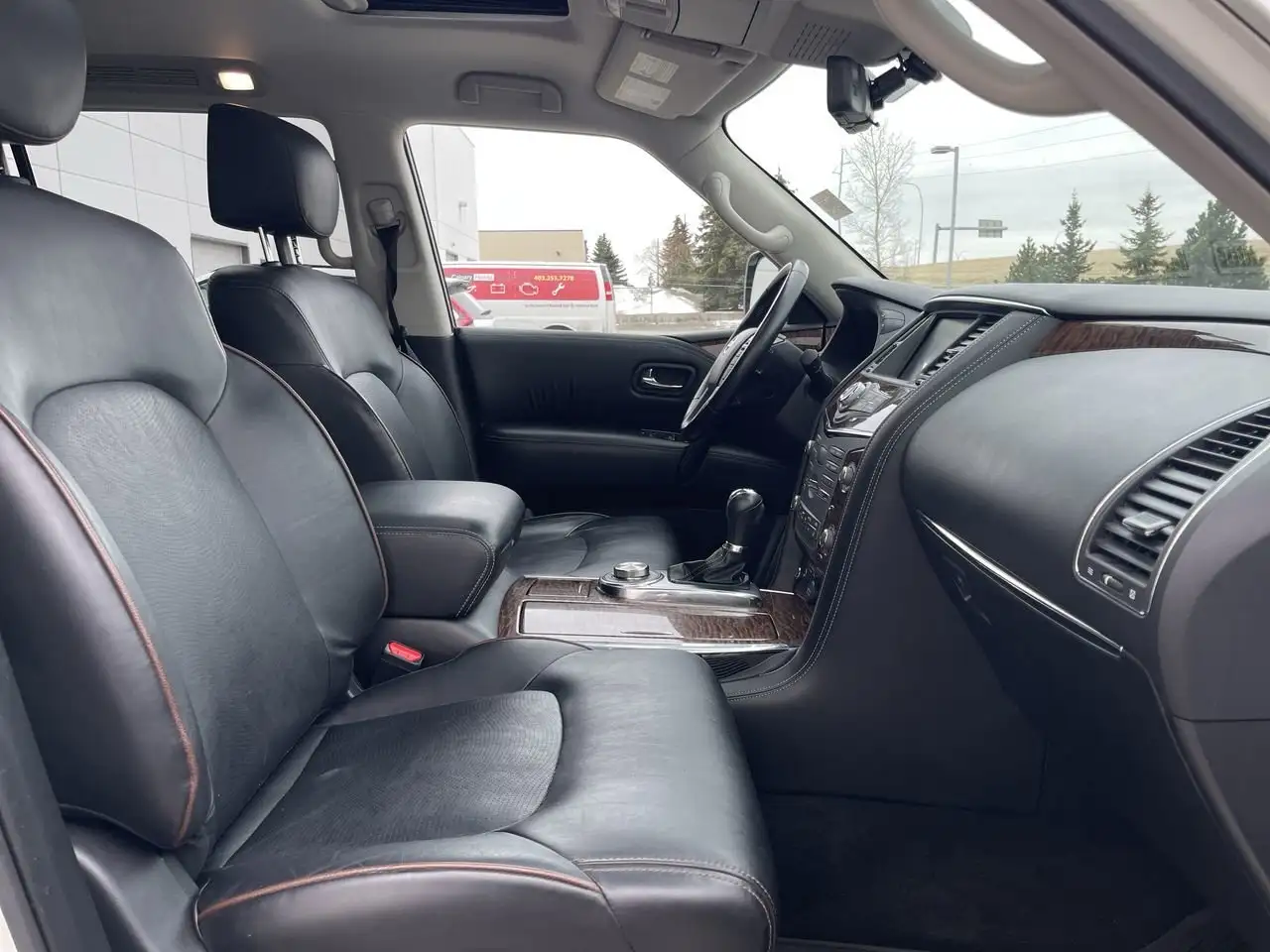 Nissan Armada снимка Nissan Armada