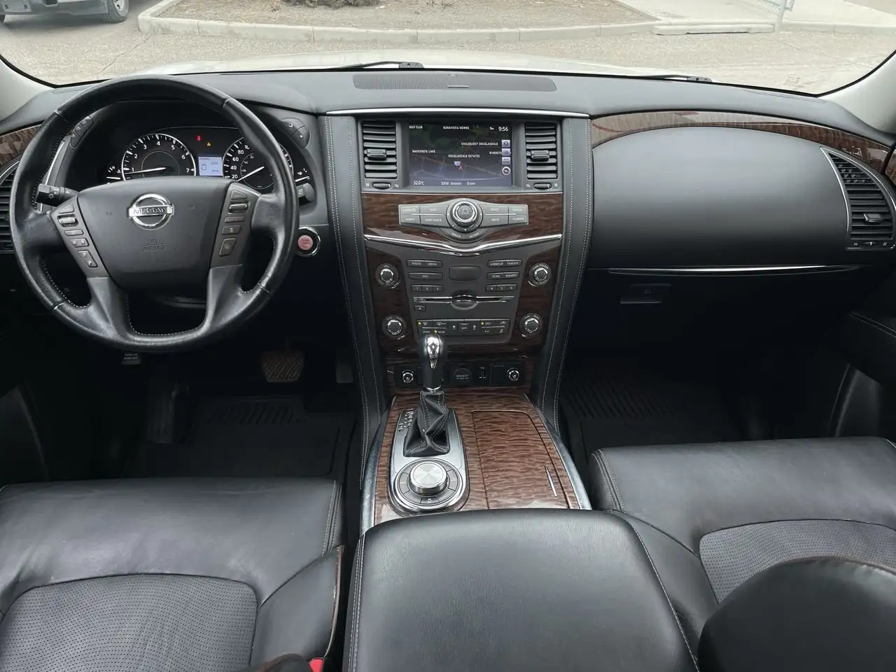 Nissan Armada снимка Nissan Armada