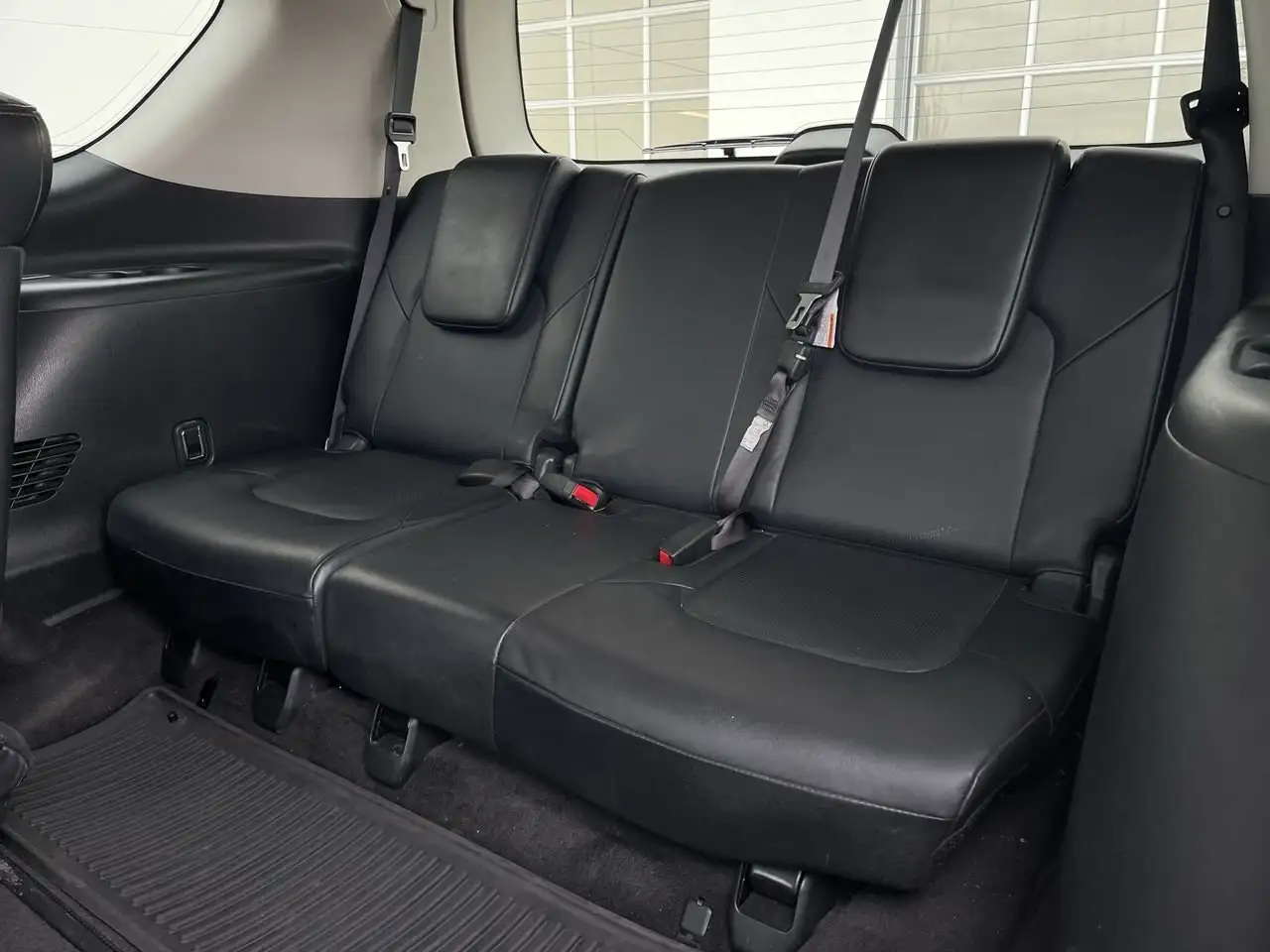 Nissan Armada снимка Nissan Armada