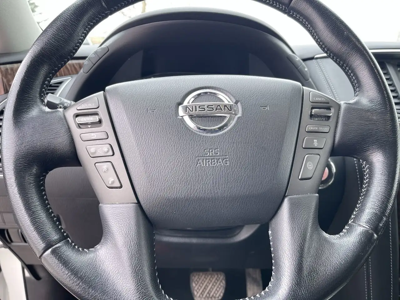 Nissan Armada снимка Nissan Armada