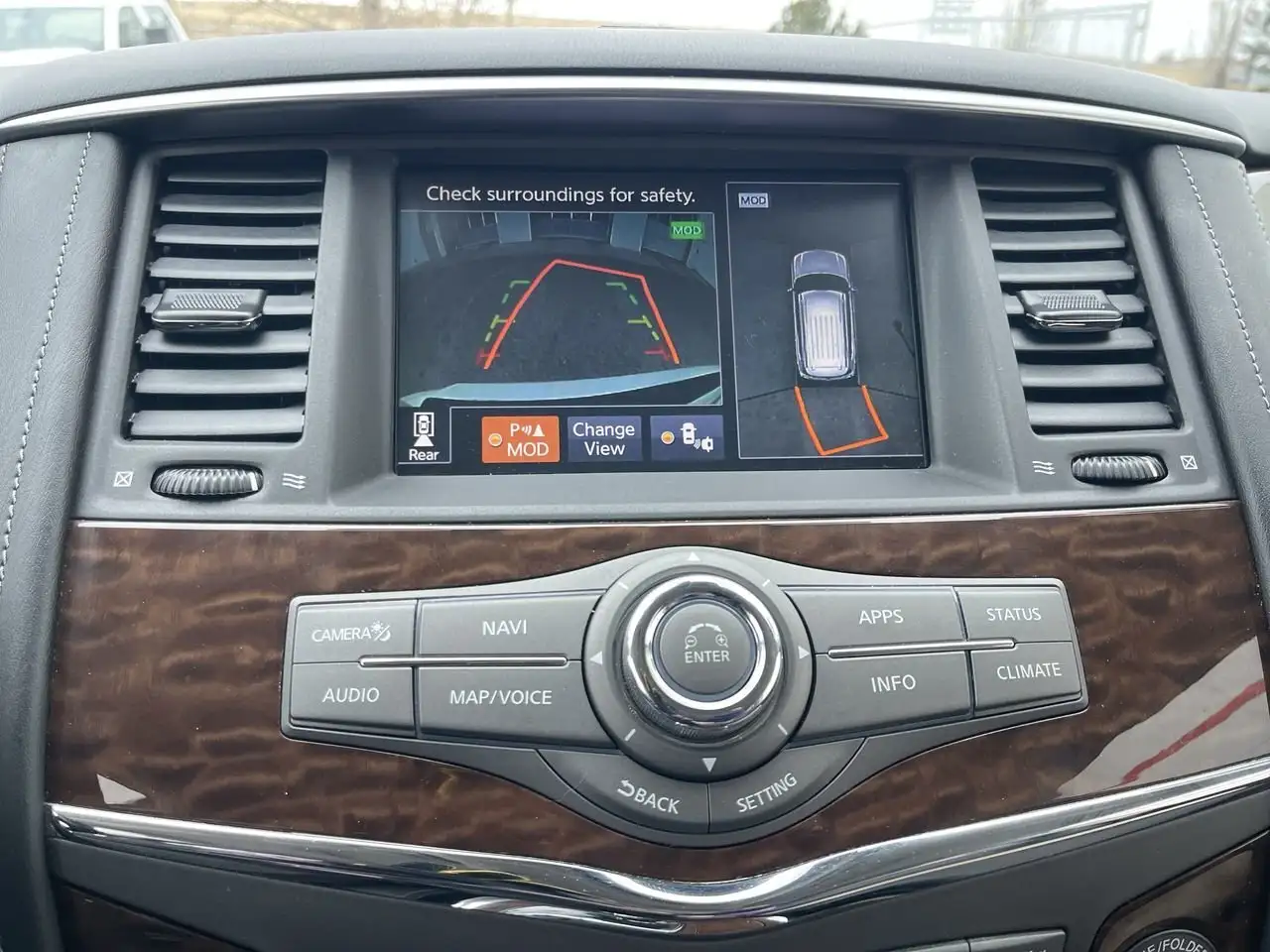 Nissan Armada снимка Nissan Armada