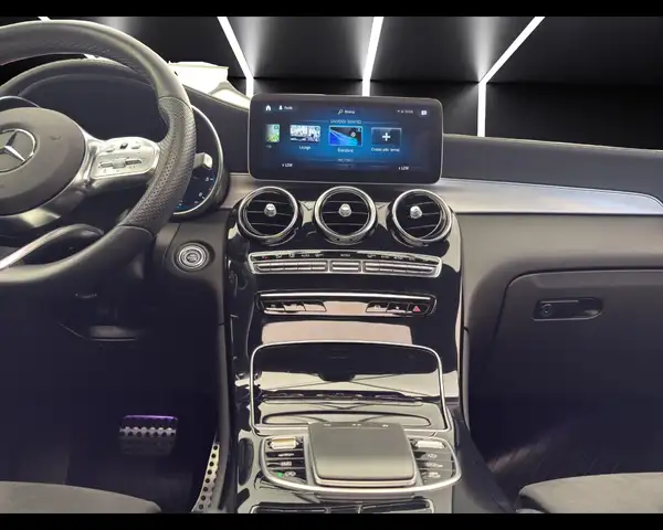 Mercedes-Benz GLC view 13