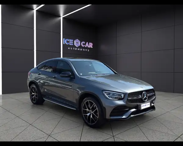 Mercedes-Benz GLC view 3