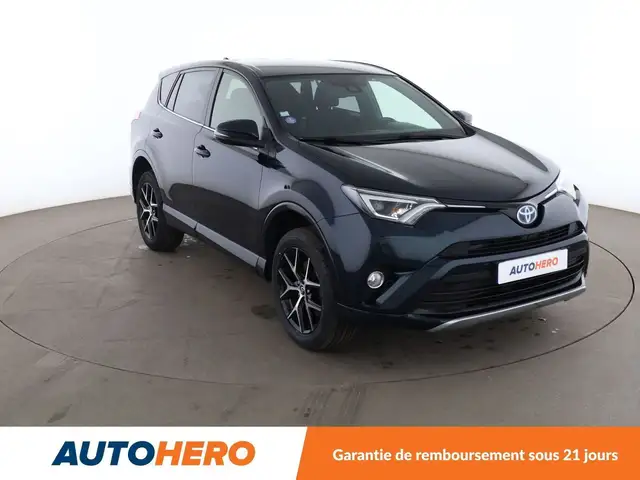 Toyota Rav4 view 8