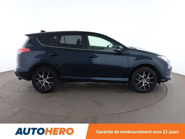 Toyota Rav4 view 7
