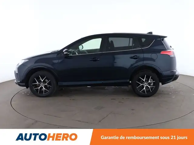 Toyota Rav4 view 3