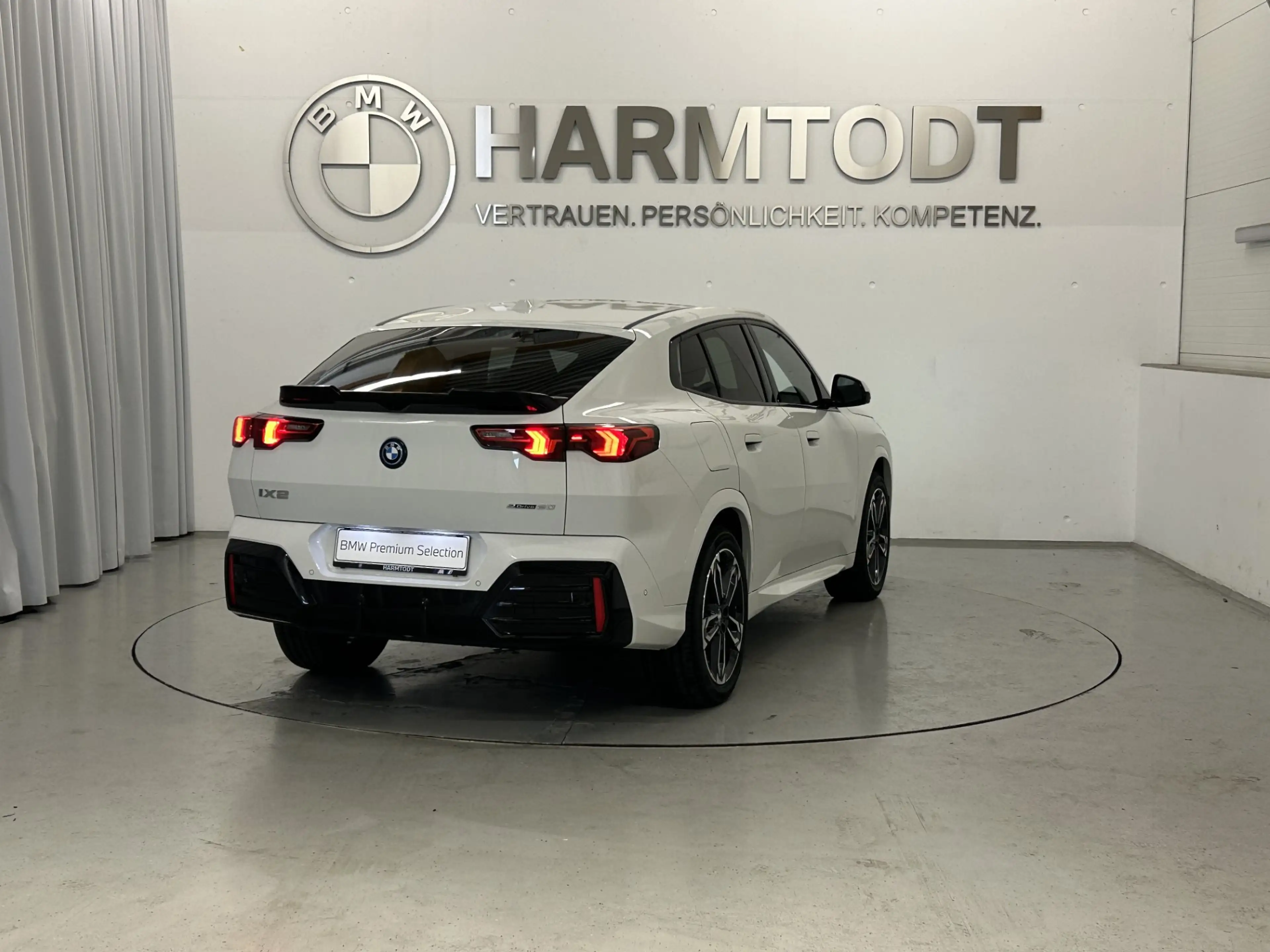 BMW iX2 eDrive20 *M-Sportpaket PRO* — photo 6