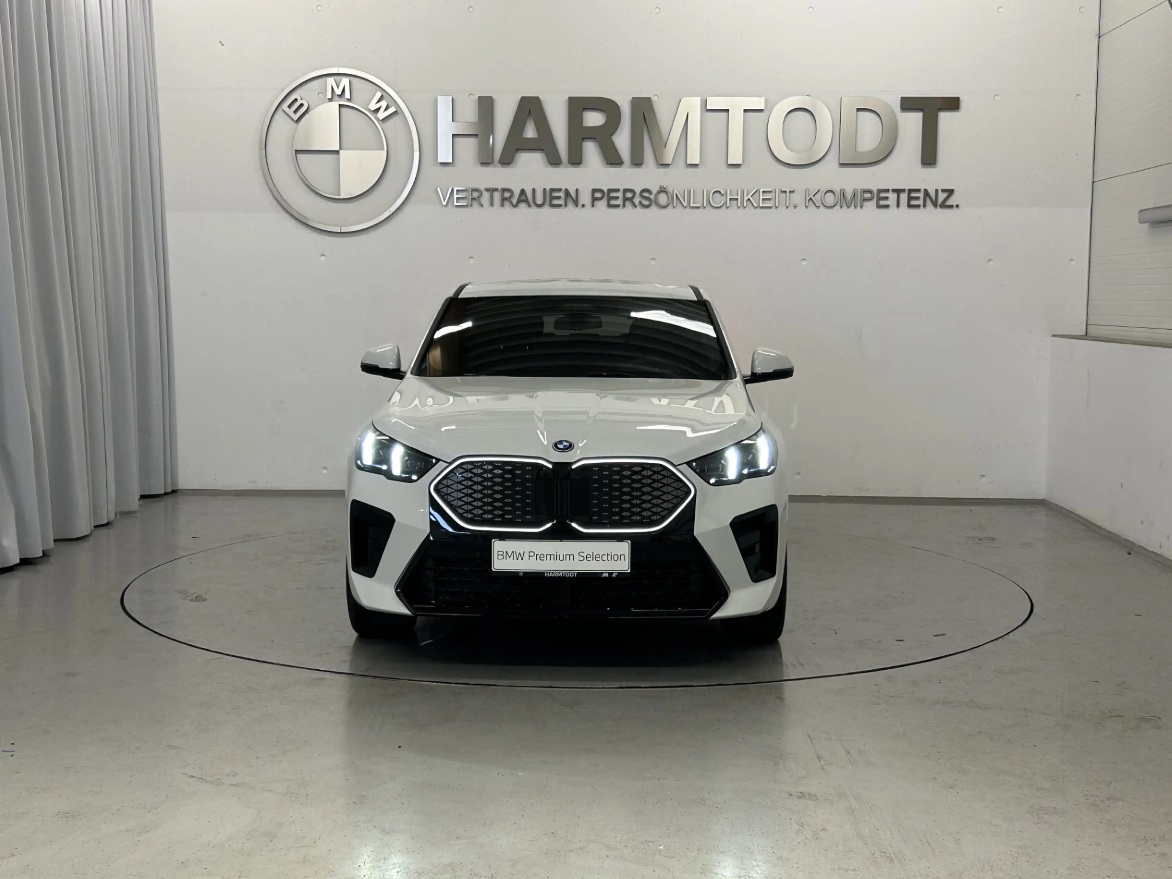 BMW iX2 eDrive20 *M-Sportpaket PRO* — photo 7