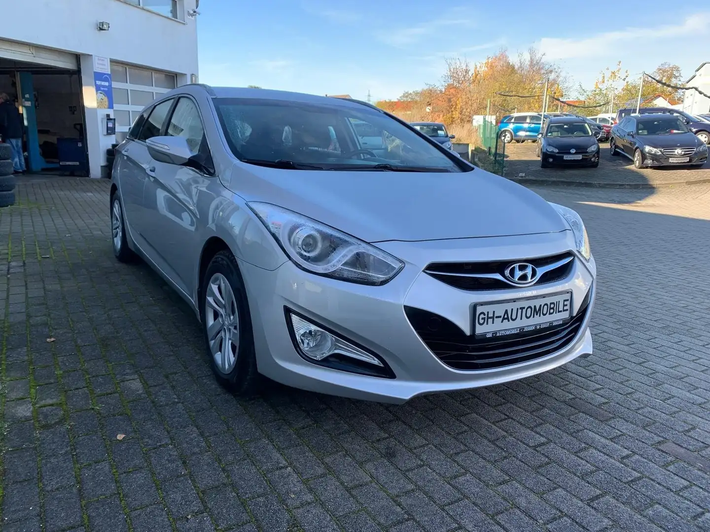 Hyundai i40 i40cw i40cw 1.6 -- AHK+Klima+Kurve+LED-Tagfahrli - Silber - 1
