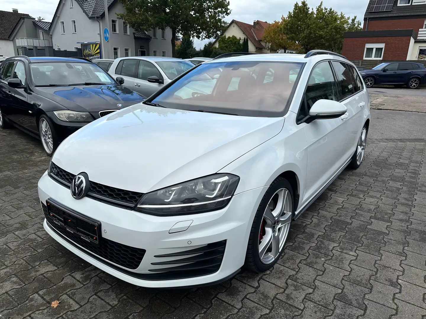 Volkswagen Golf Variant GTD BMT Navi-Leder-Panaromadach-Ahk-Bi Xenon Weiß - 1