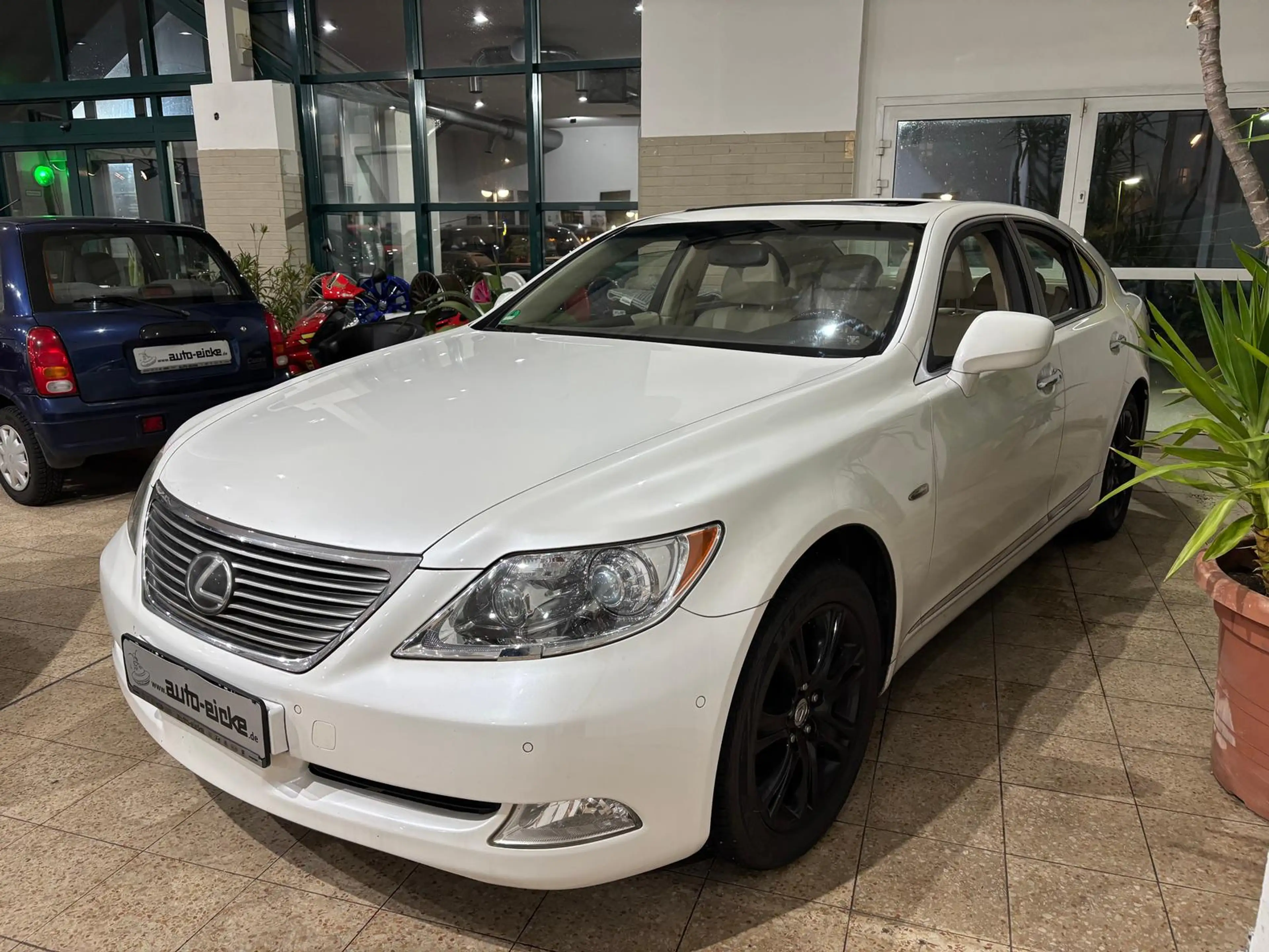 Lexus LS 460 V8 mit Luxusausstattung