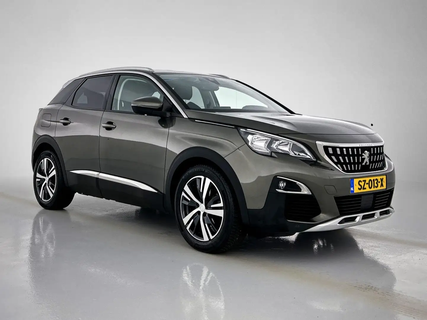 Peugeot 3008 SUV Allure 1.6 165pk Automaat | Navigatie | Schuif Grijs - 2