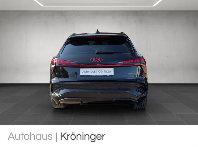 Audi Q3 view 6