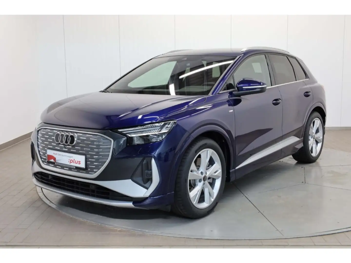 Audi Q4 e-tron 45 S line AHK/Wärmepumpe/Matrix/20'' Blau - 2