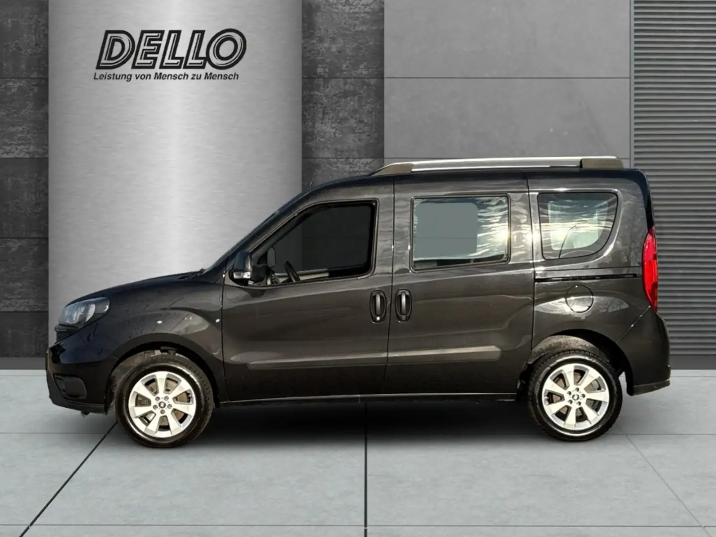 Fiat Doblo Lounge 1.4 PDC+Kamera Navi Allwetter Klima Sitzh. Zwart - 2