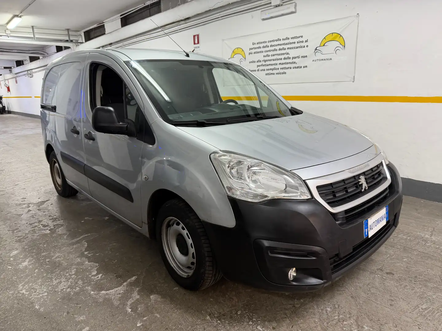 Peugeot Partner Partner Tepee 1.6 bluehdi Furgone Gris - 2