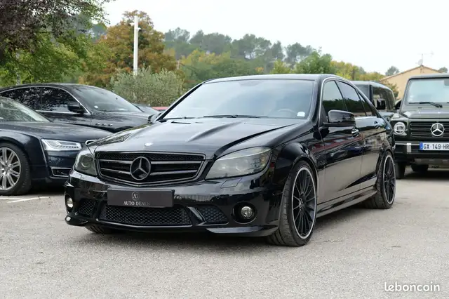 Mercedes-Benz C 63 AMG Mercedes benz c63 amg 457 ch w204 full black suivi francais