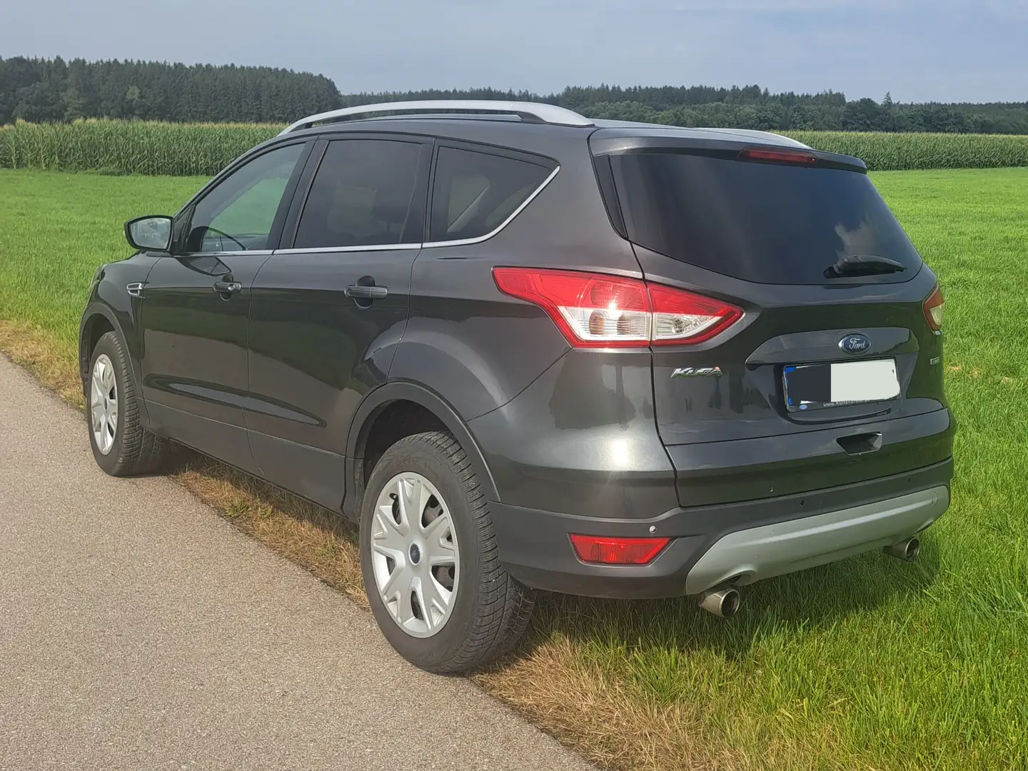 Ford Kuga Kuga 1.5 EcoBoost 2x4 Trend Grau - 2
