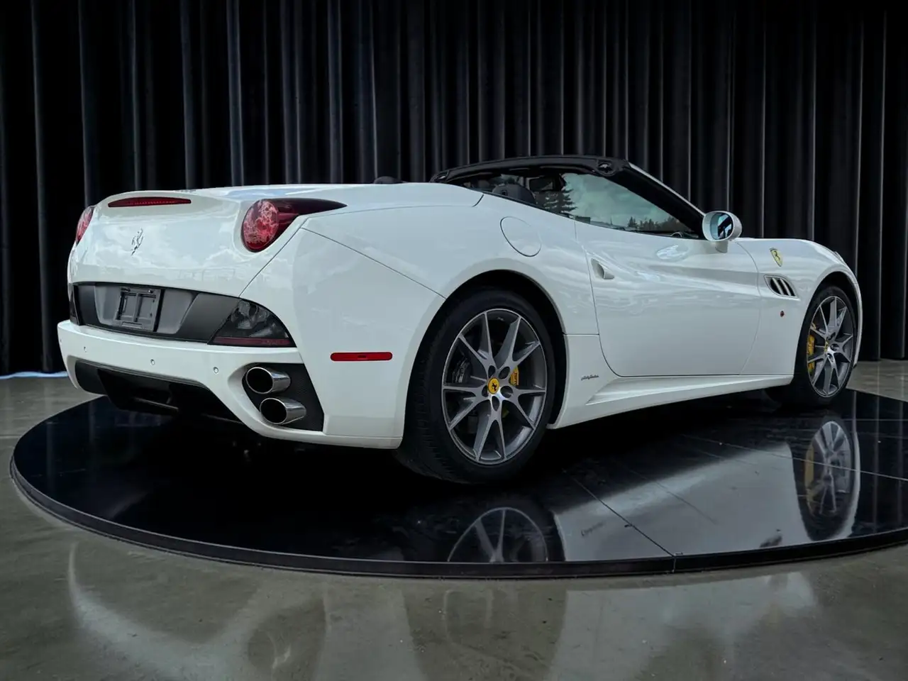 Ferrari California снимка Ferrari California