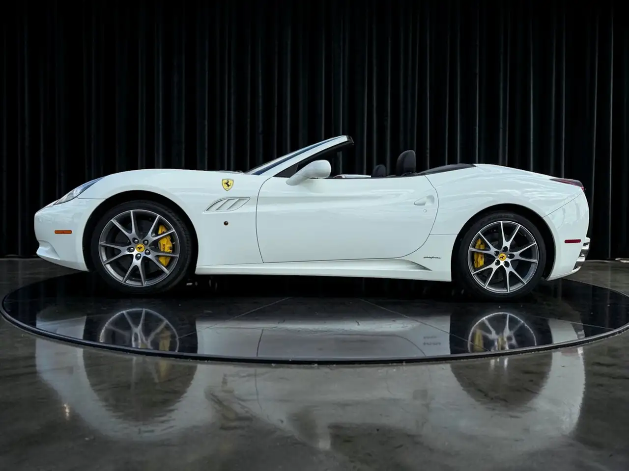 Ferrari California снимка Ferrari California