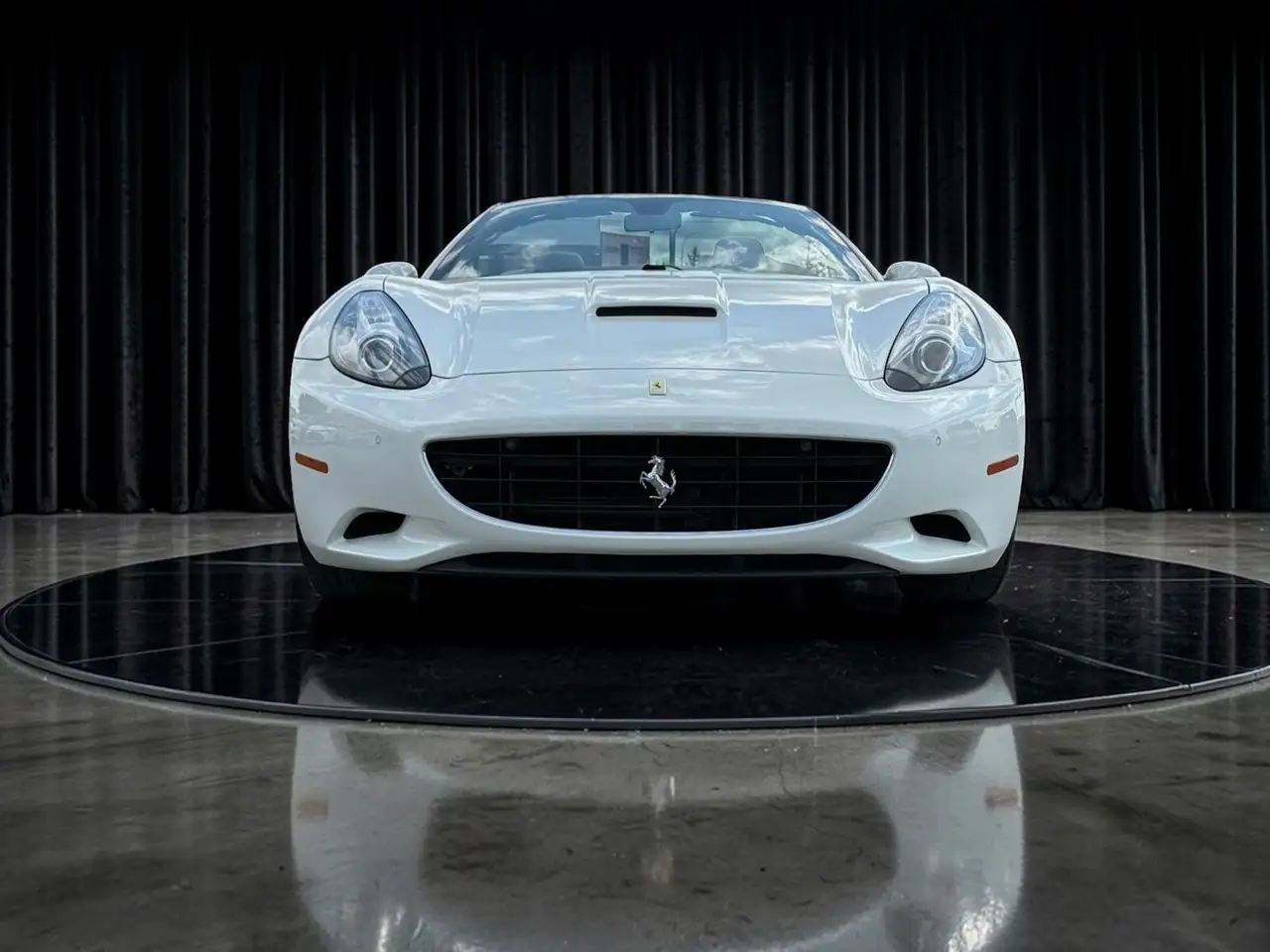 Ferrari California снимка Ferrari California
