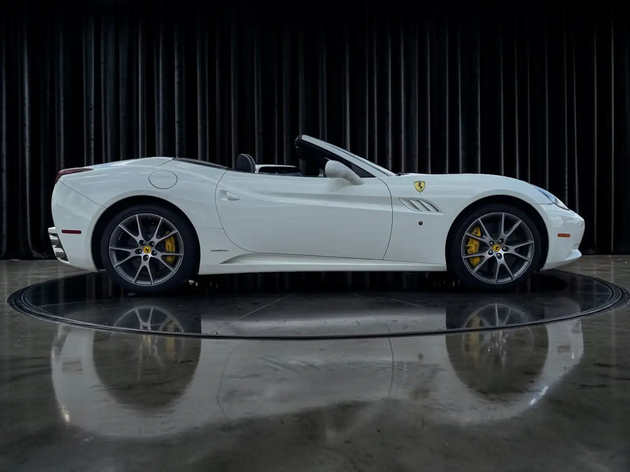Ferrari California снимка Ferrari California