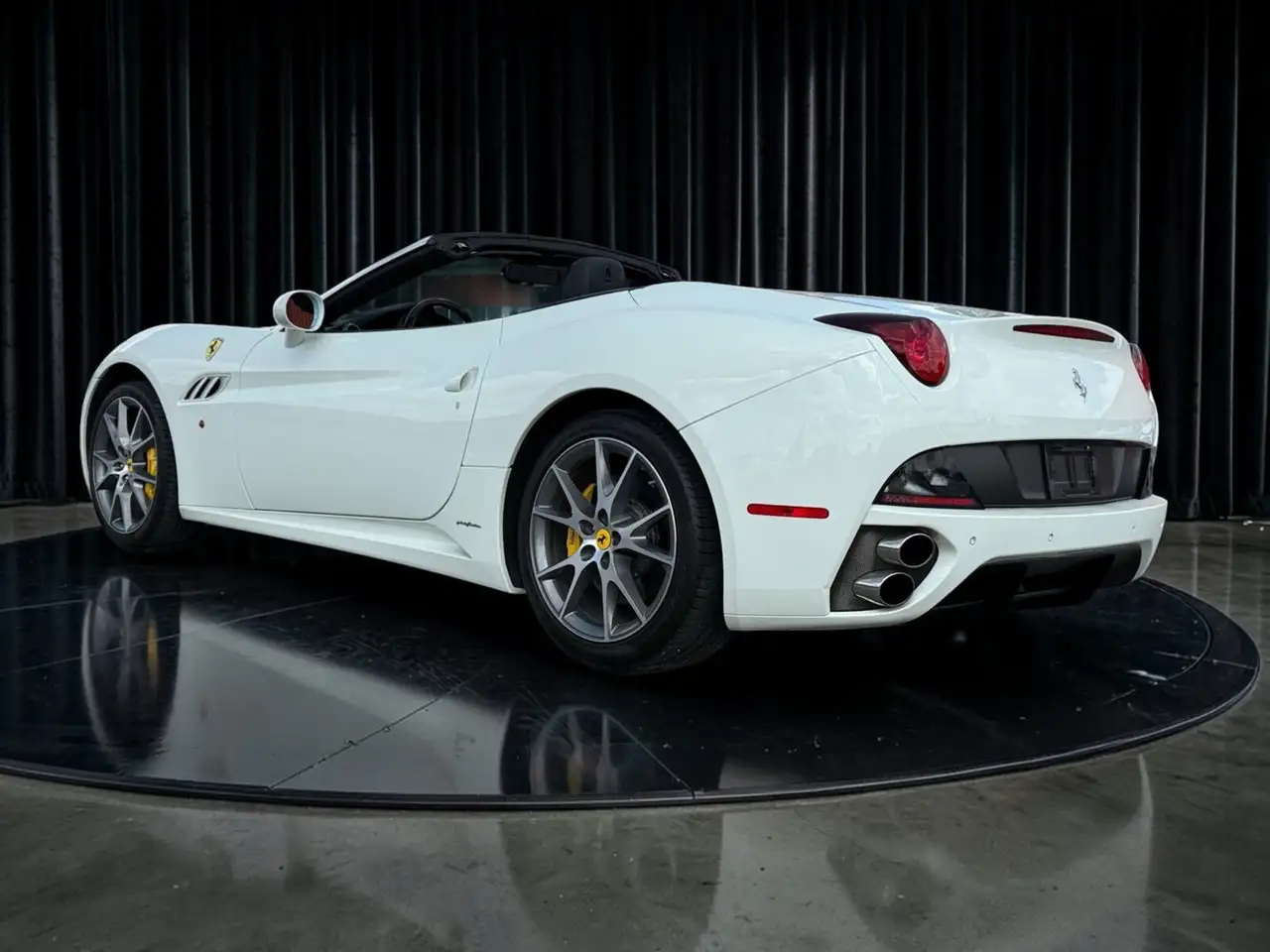 Ferrari California снимка Ferrari California