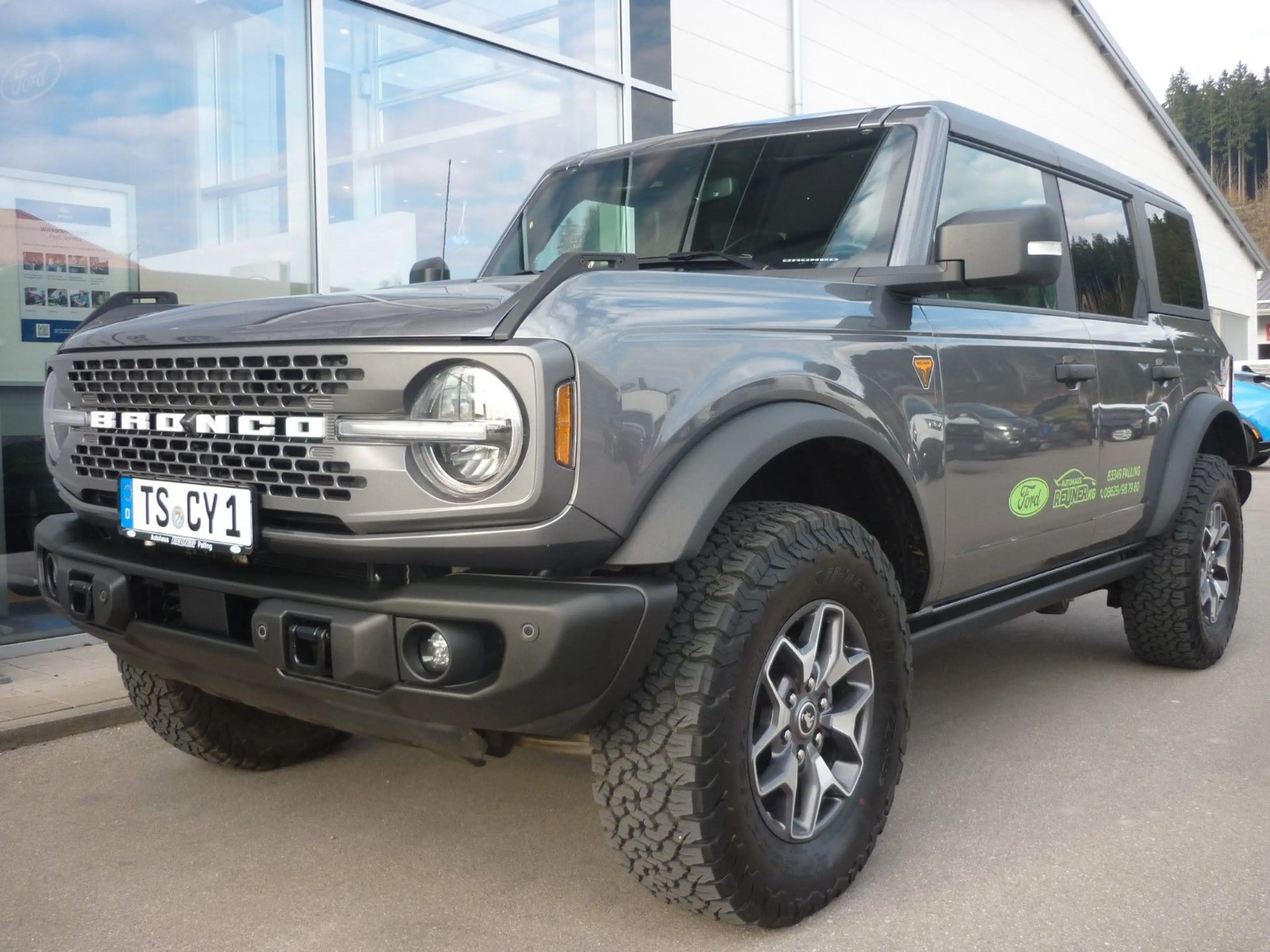 Ford Bronco Badlands e-4WD — photo 2