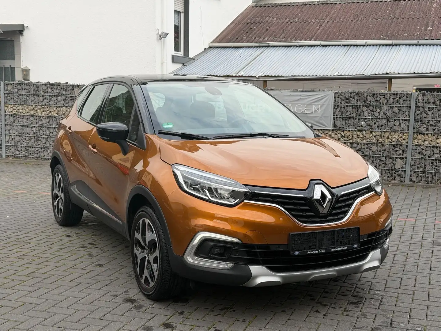 Renault Captur *GARANTIE*TÜV NEU*1.HAND*WIE NEU* Orange - 1