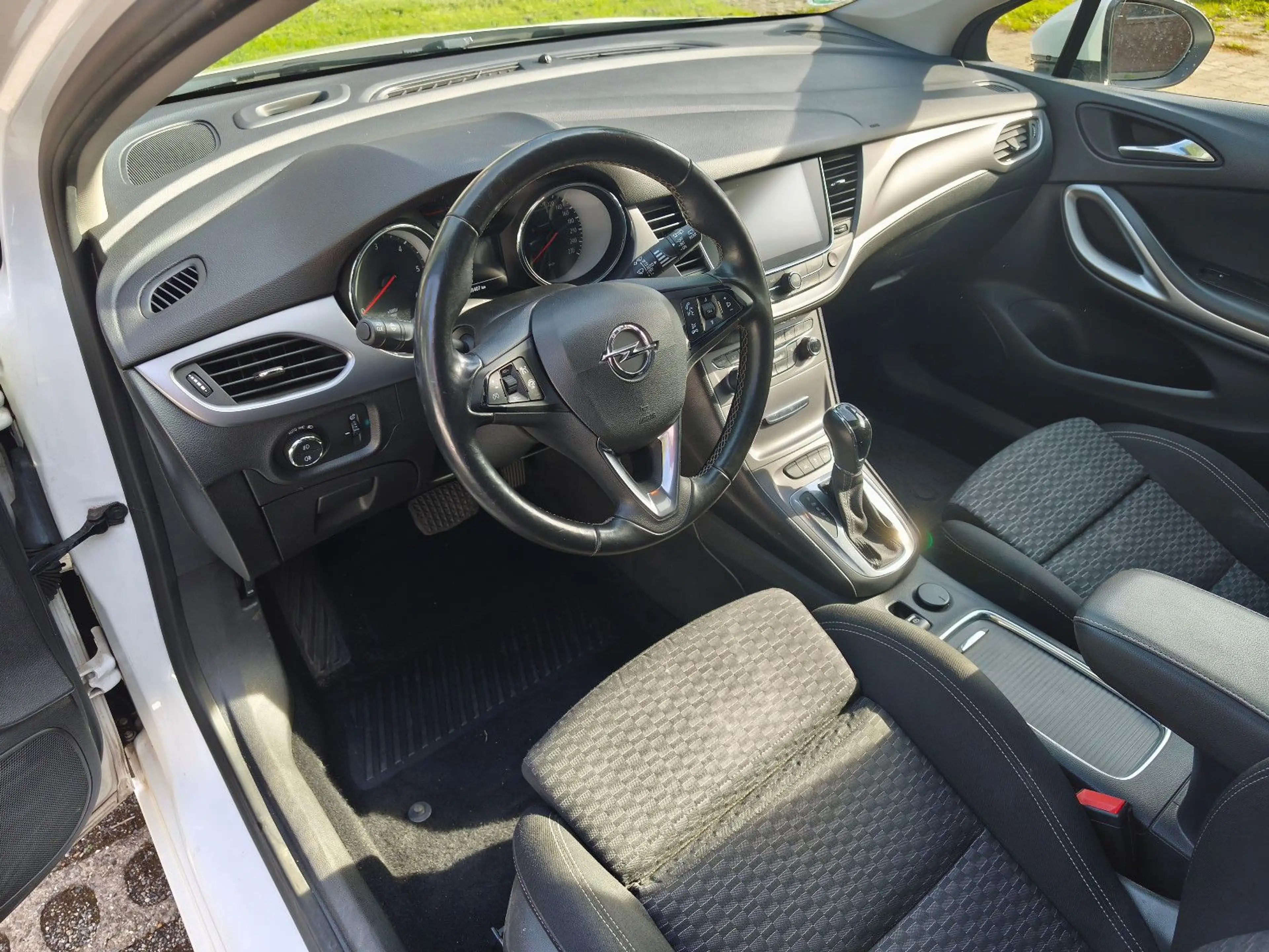 Opel Astra K Automatik/Scheckheft/Schiebedach/LED/TÜV — photo 9