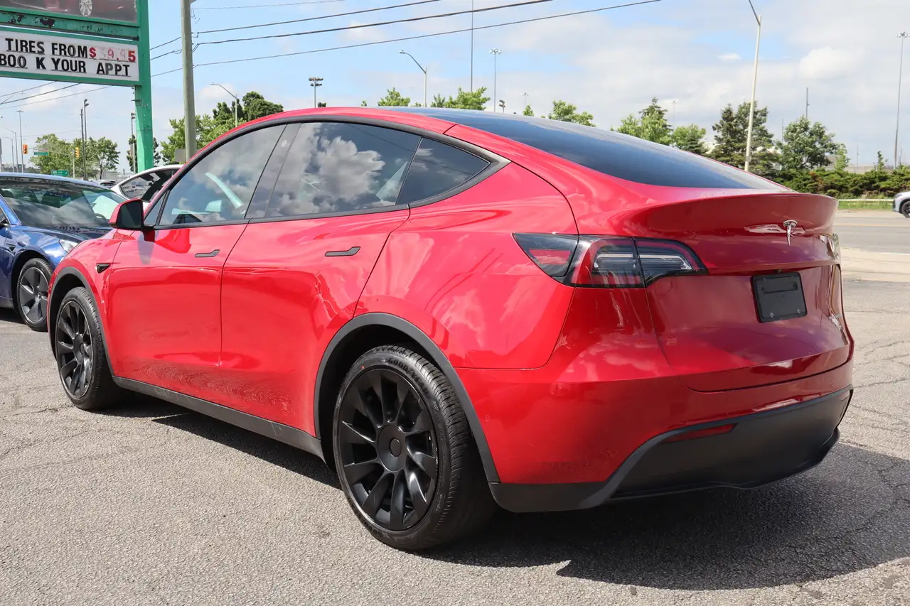 Tesla Model Y снимка Tesla Model Y