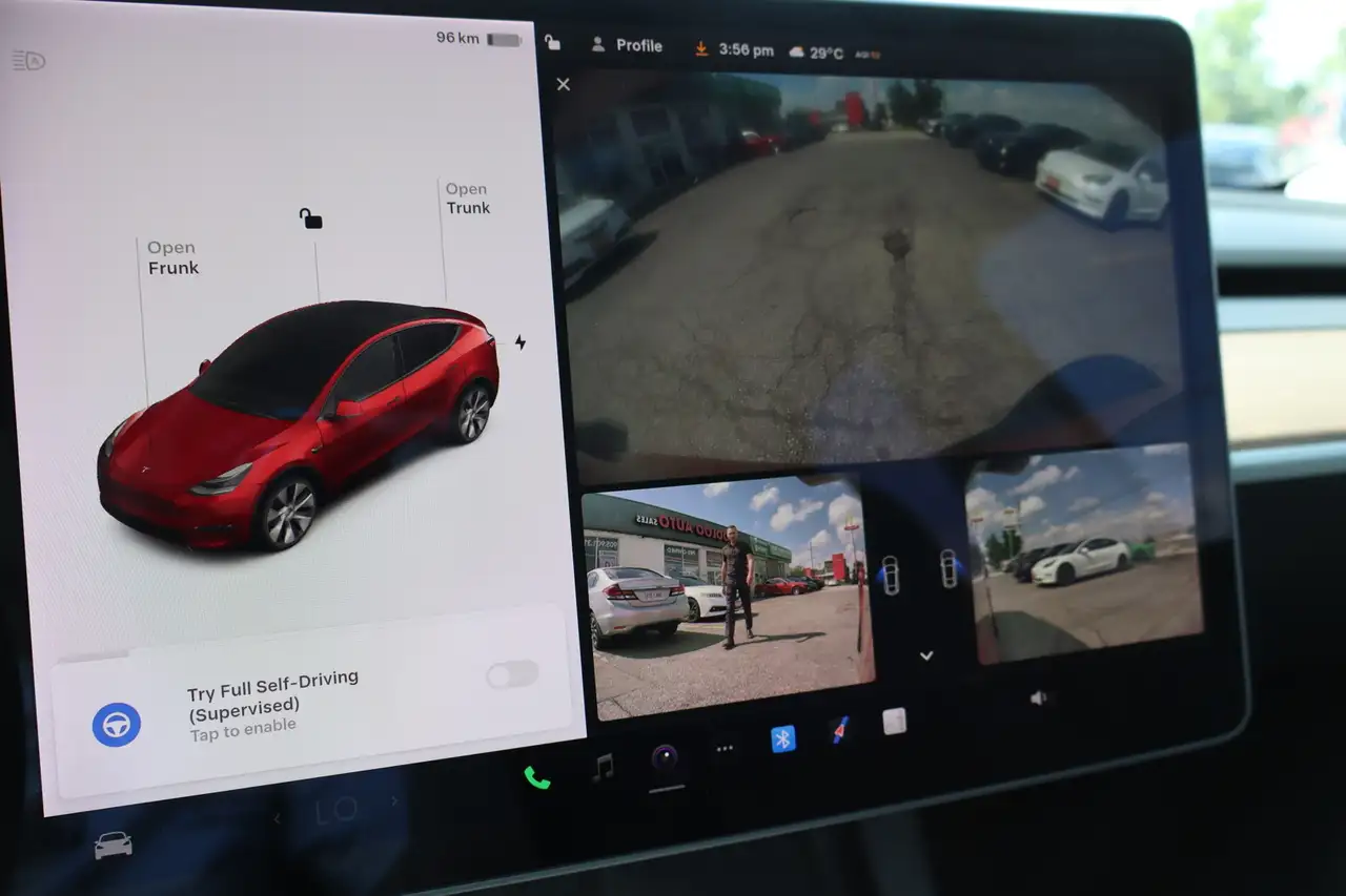 Tesla Model Y снимка Tesla Model Y