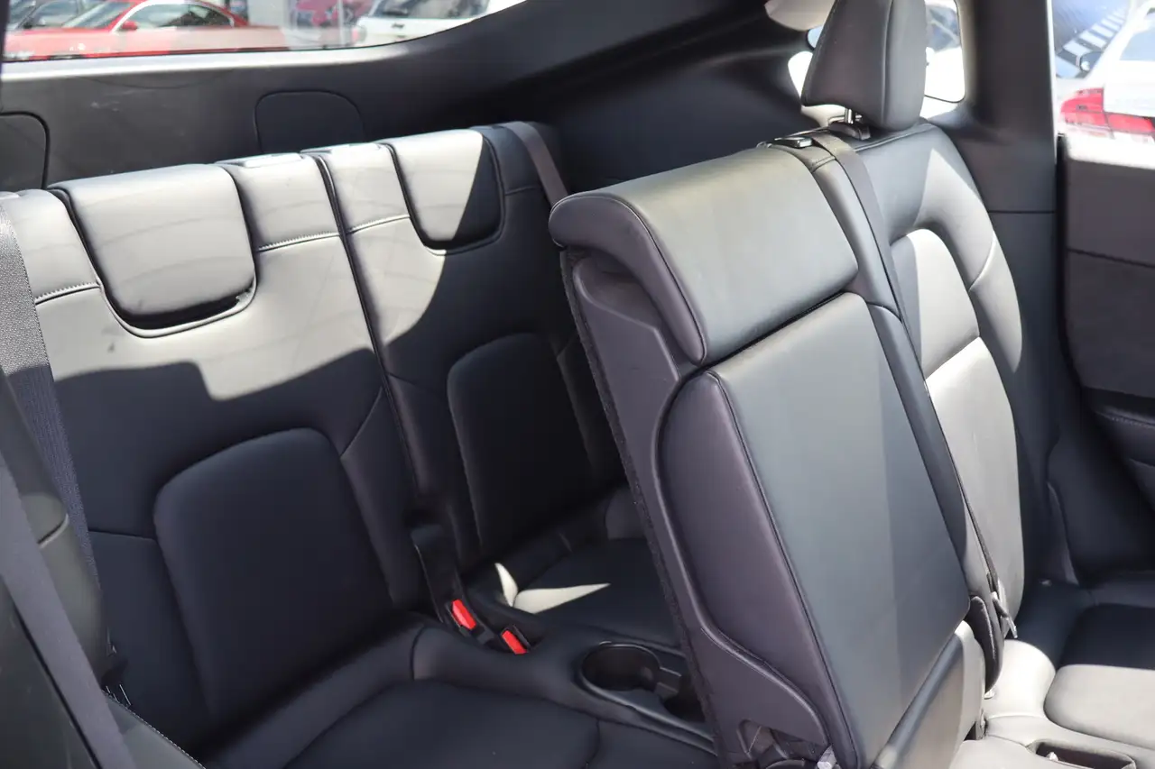 Tesla Model Y снимка Tesla Model Y