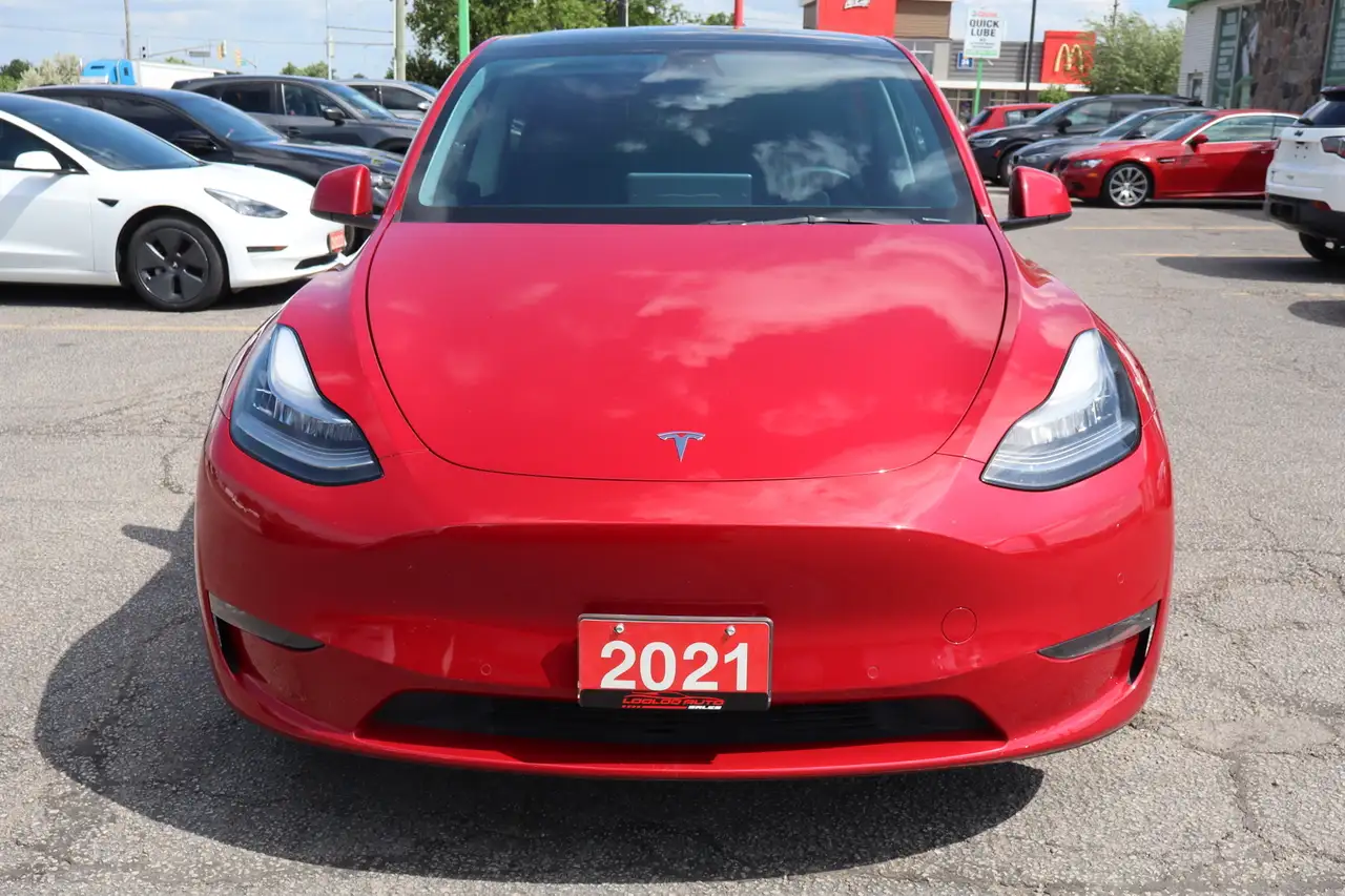 Tesla Model Y снимка Tesla Model Y