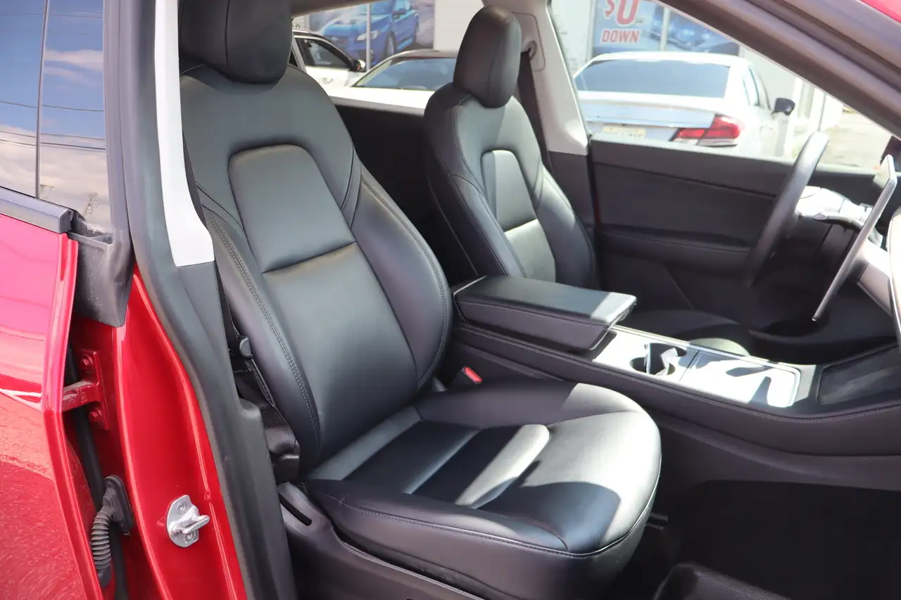 Tesla Model Y снимка Tesla Model Y