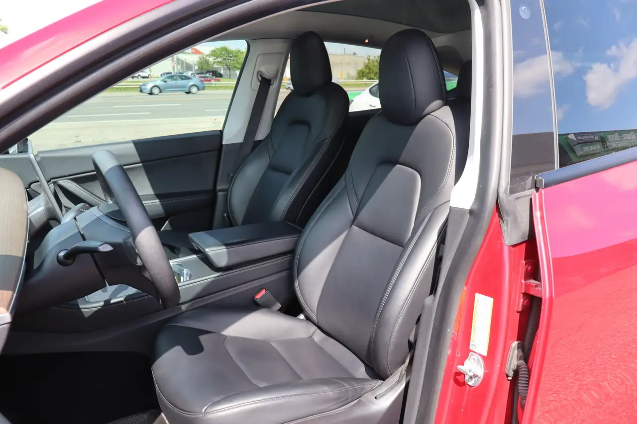 Tesla Model Y снимка Tesla Model Y